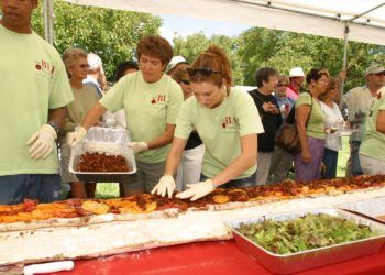 Participants at the World's Biggest BLT Celebration